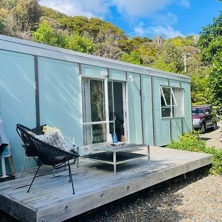 Matapouri Cabin By The Beach Exterior photo
