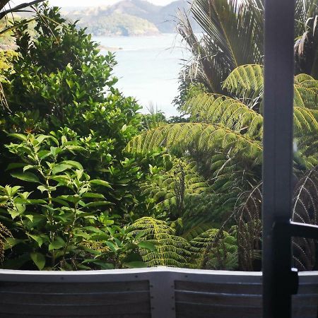 Matapouri Cabin By The Beach Exterior photo